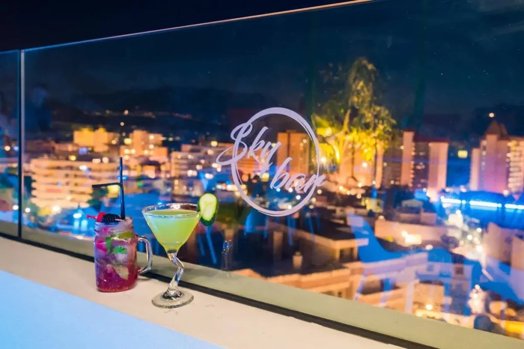 Clubs en el Centro de Fuengirola | Leiro Residences